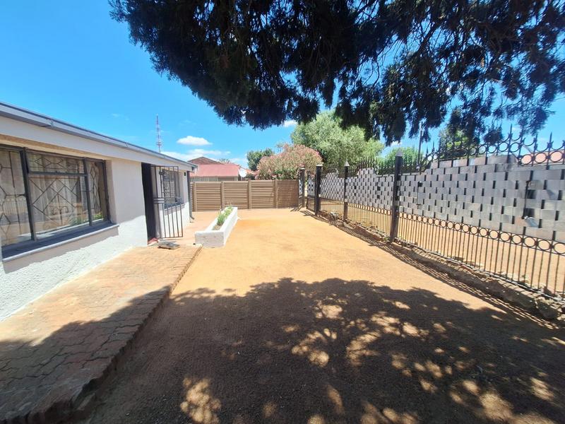 2 Bedroom Property for Sale in Mabopane Unit B North West